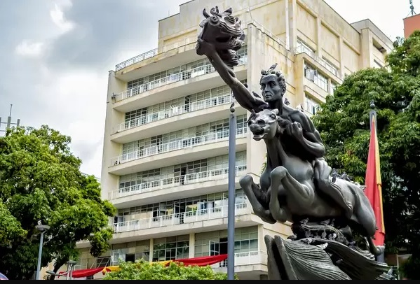 Contrato de comunicaciones en la Alcaldía de Pereira: las dudas persisten | Parte II